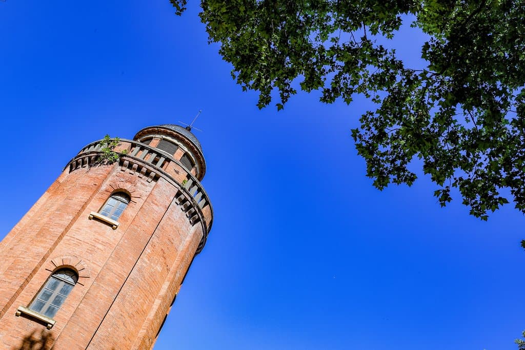 Une galerie photo unique et un bibliothèque étonnante.