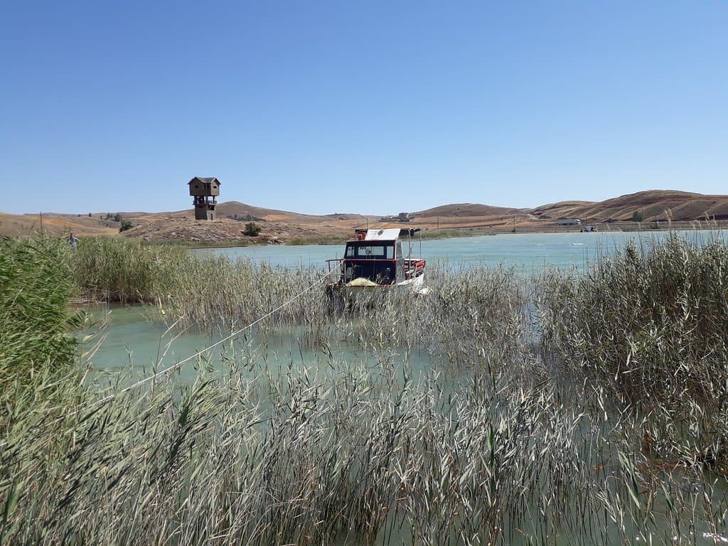 Göl Gezisi İçin Bekletilen Tekne