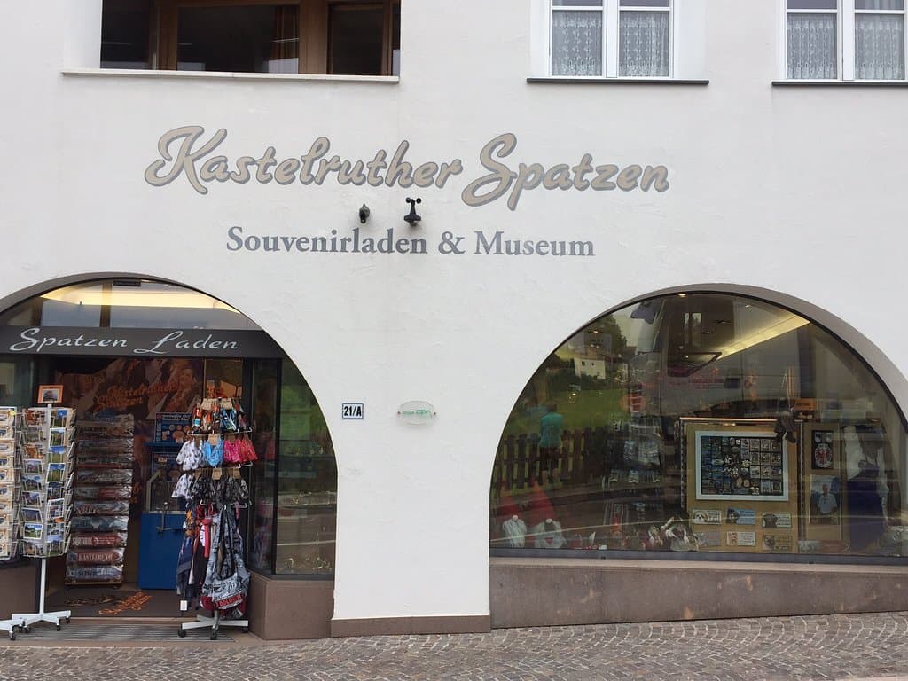 Kastelruther Spatzenladen & Museum