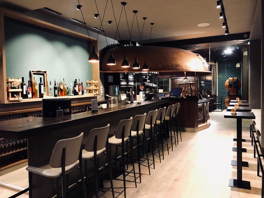 Neue Bier & Schnapsbar