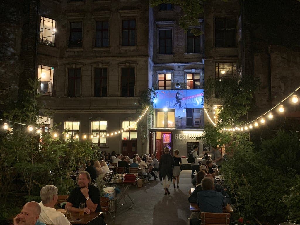 Stroll through Claerchens Ballhaus Garden