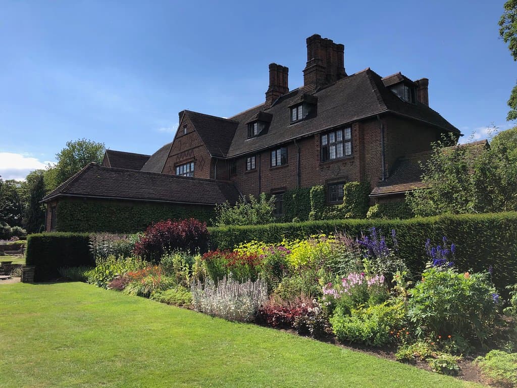 The quality of the arts and crafts design are evident in every detail at Goddards.