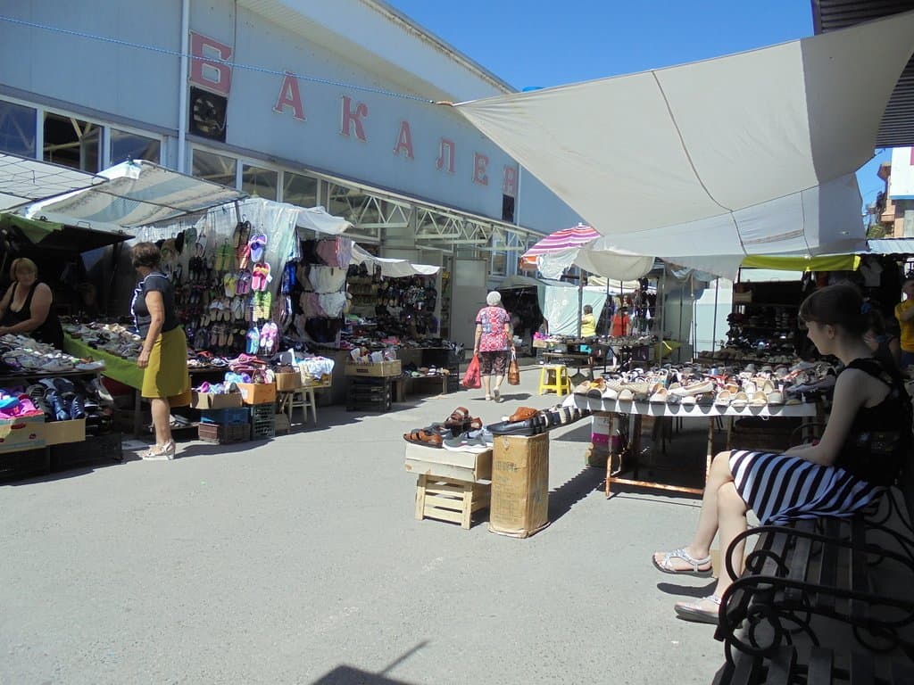 Looking at the bakery building, Central Market, Taganrog