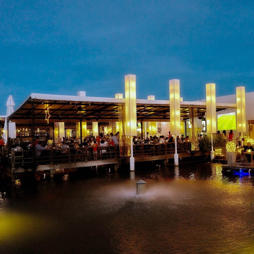 Outdoor seats to enjoy the view and atmosphere