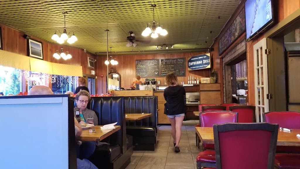 Monte Cristos Family Grille