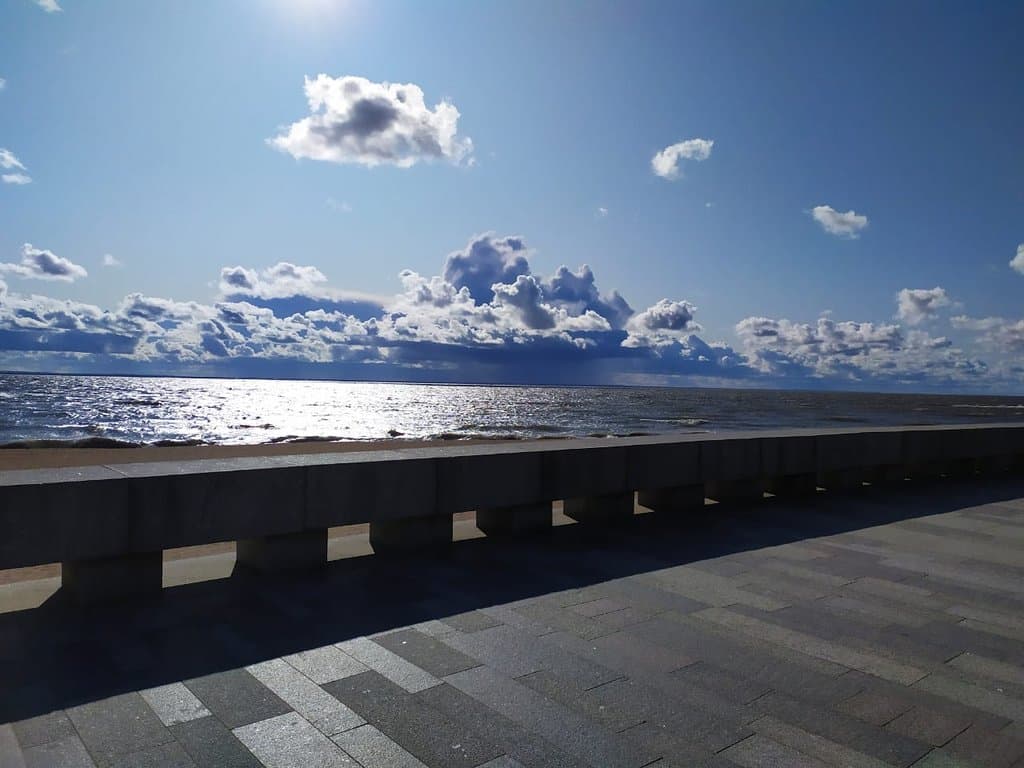 Вид на залив с променада