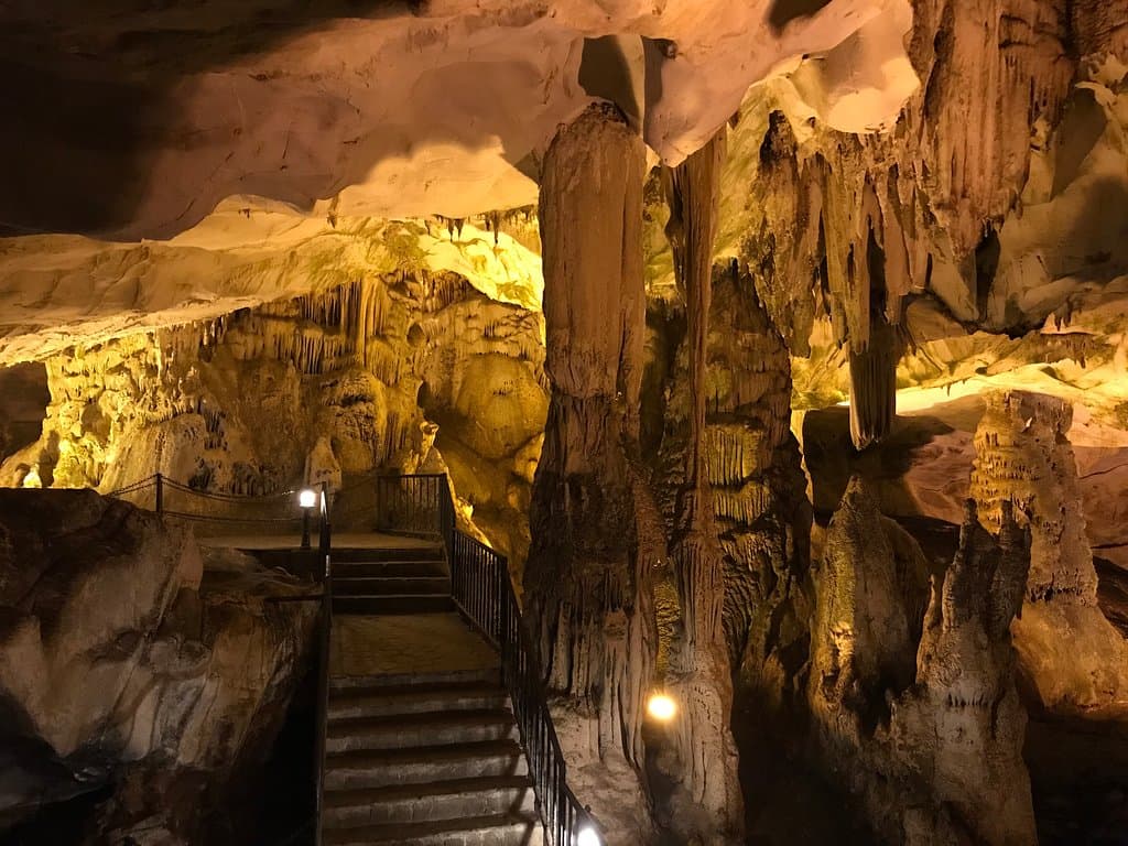 Dupnisa Cave