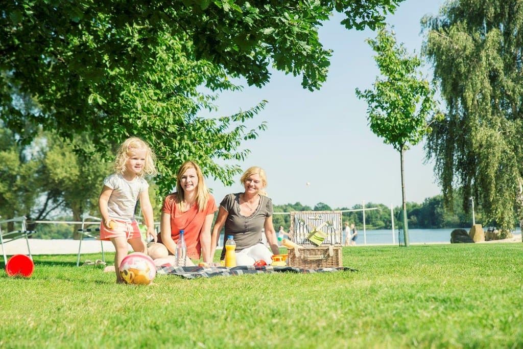 Picknick im Allerpark 

Foto: Wolfsburg AG | Jenko Sternberg Design 