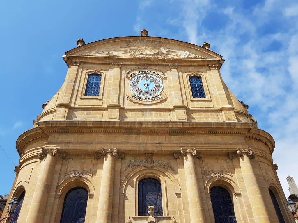 Fronton du Temple