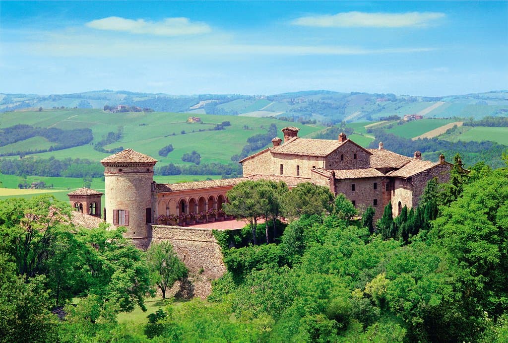 Castello di Scipione dei Marchesi Pallavicino - Il Castello più antico del Parmense, immerso in un imperdibile paesaggio collinare.