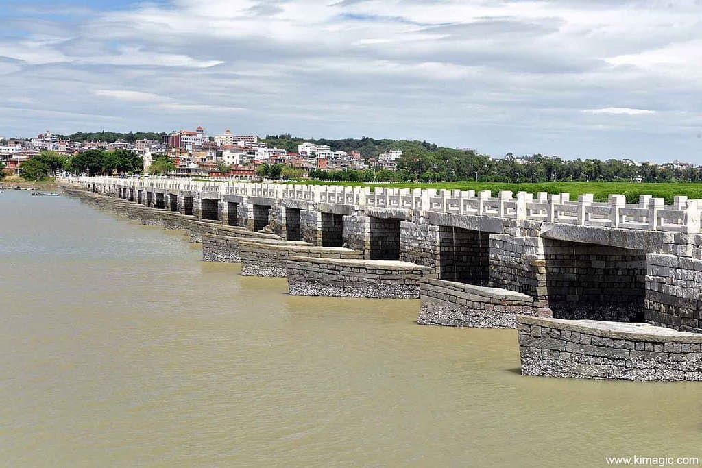 Luoyang Bridge view from eastern side