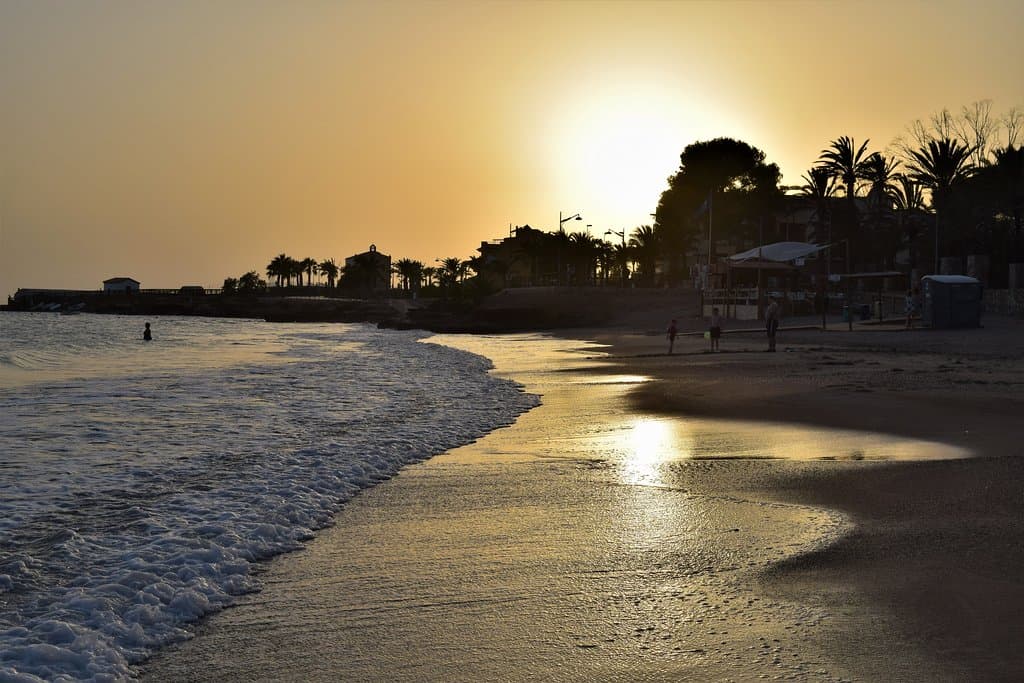 Isla Plana Beach