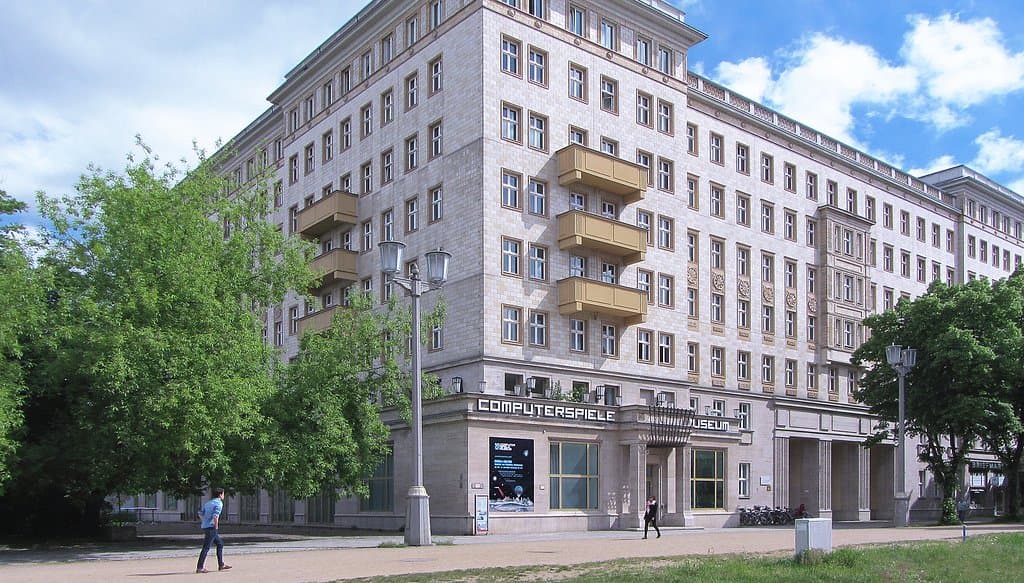 Computerspielemuseum direkt an der U5 Weberwiese