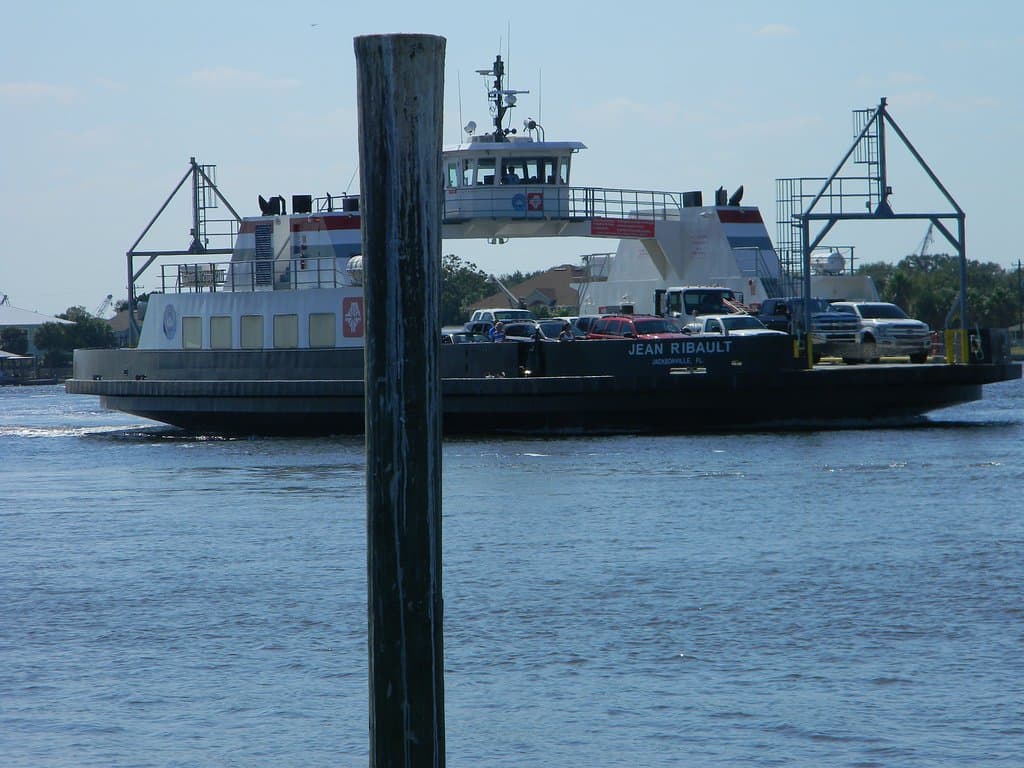 Ferry passing Singleton's Seafood 