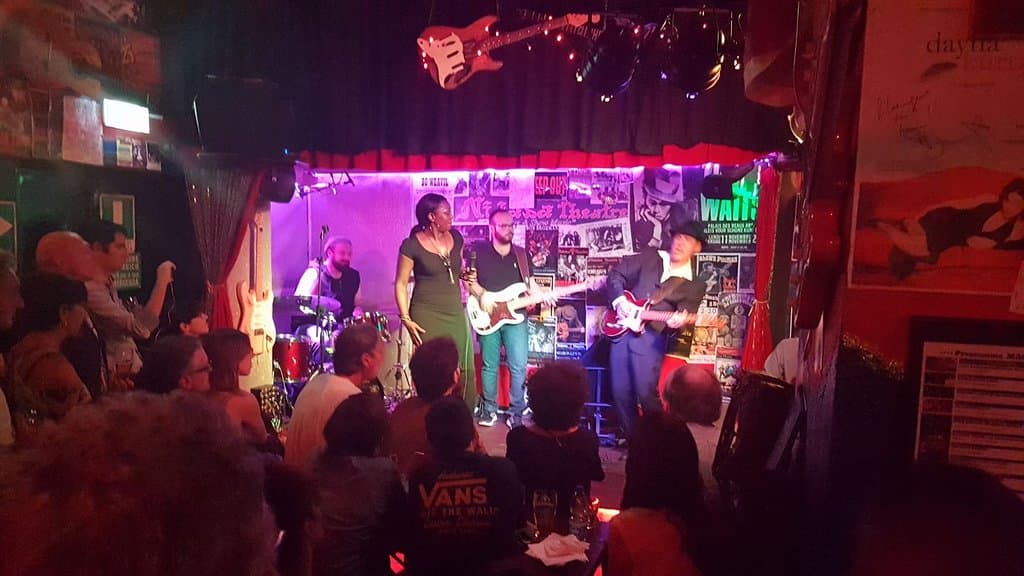 Nidaba Theatre - Live music a Milano in zona Navigli - ogni sera dal martedì al sabato - ingresso gratuito - artisti nazionali e internazionali - blues, rock, folk, soul, jazz, swing