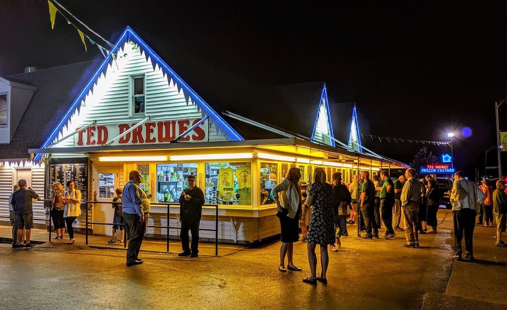 Ted's at night.