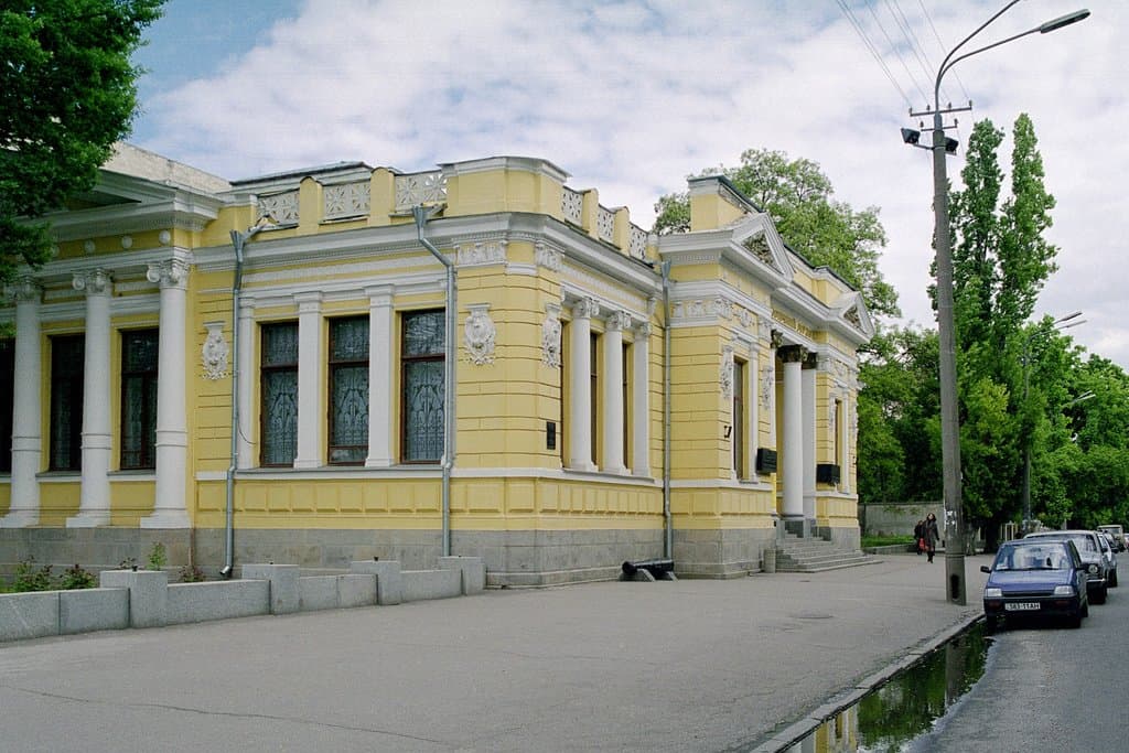 Здание исторического музея 1905 года постройки.