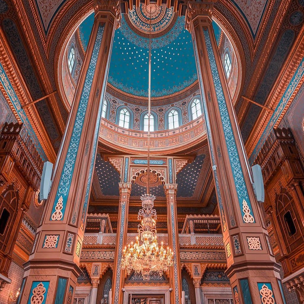 YILDIZ HAMIDIYE MOSQUE is quite different in decor to many of the other mosques in the region and the small details which have gone into the interior are certainly very beautiful. The dome is painted a deep indigo blue and dotted with seemingly golden stars, a reference to the name of the Yıldız palace, yıldız (star). The overall design is Neo-Gothic, with traditional Ottoman nods. 📸  @oneistanbul ﹥ Credit:  l_uysal 
