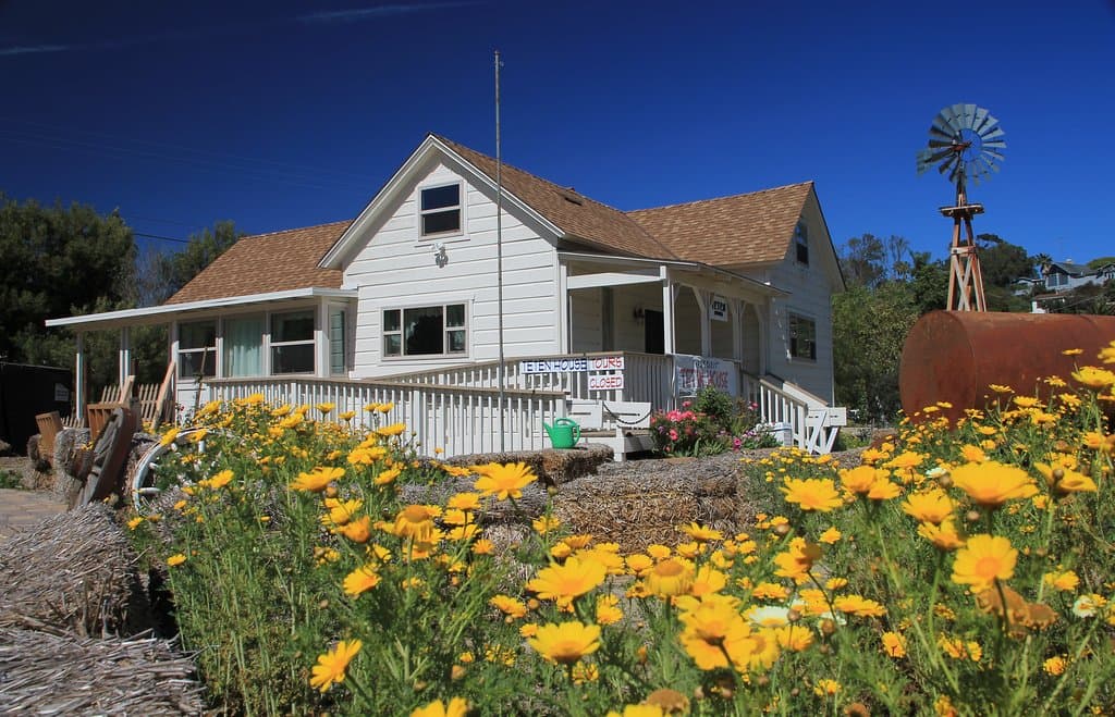 Fully & lovingly restored "Teten" Farm House from 1893.