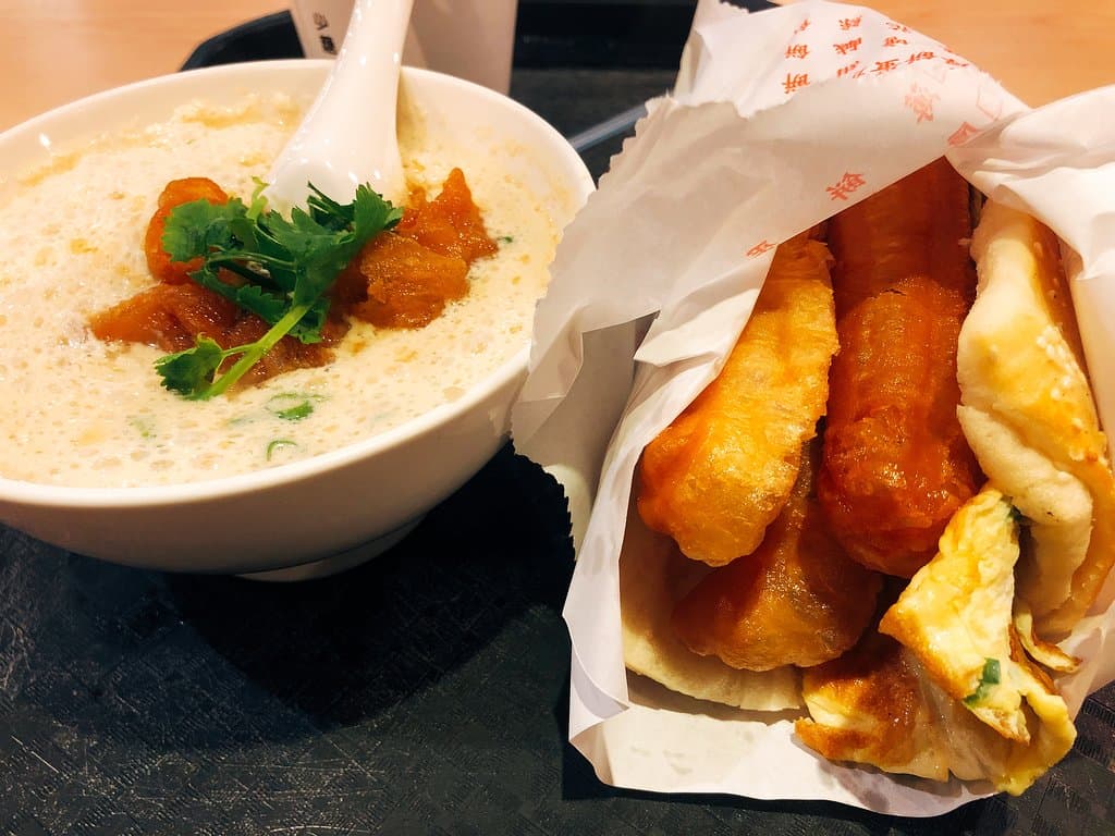 燒餅油條+鹹豆漿(絕配組合)