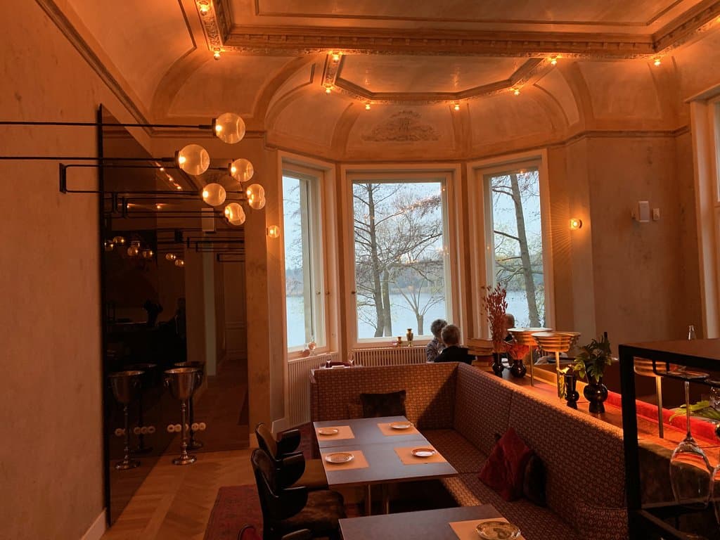 stimmungsvoll ausgeleuchtet