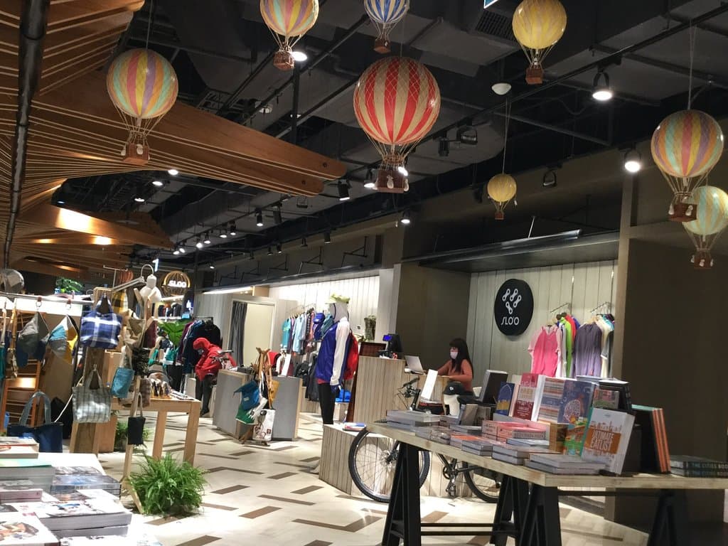 ディスプレイもオシャレな店内です