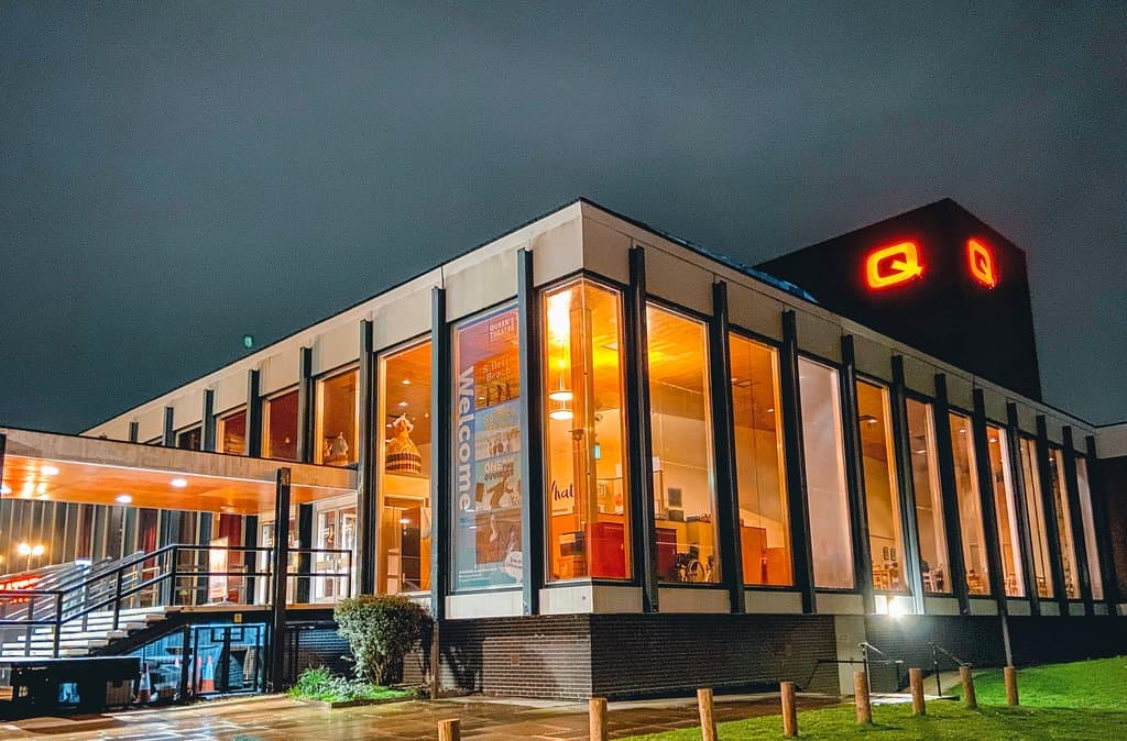 Queen's Theatre Hornchurch exterior