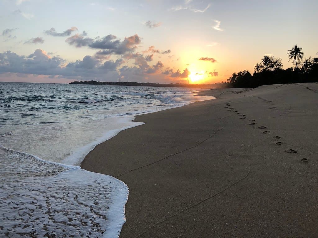 Marakolliya Beach