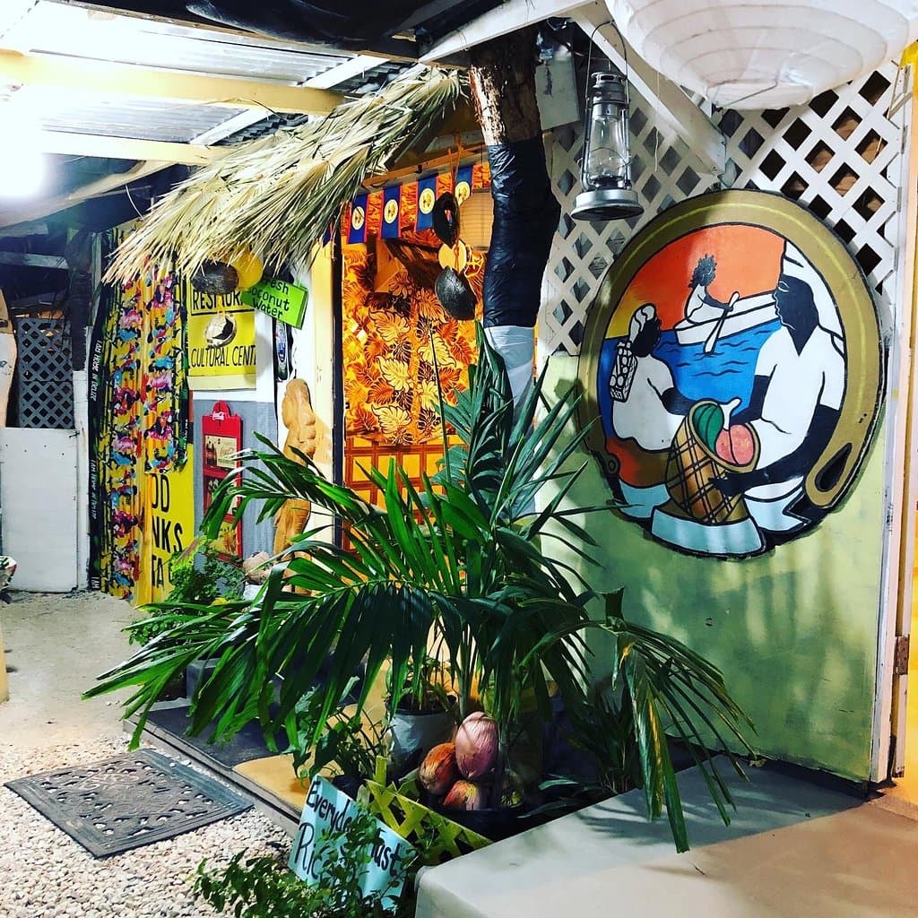 Black & White: Garifuna Restaurant and Bar