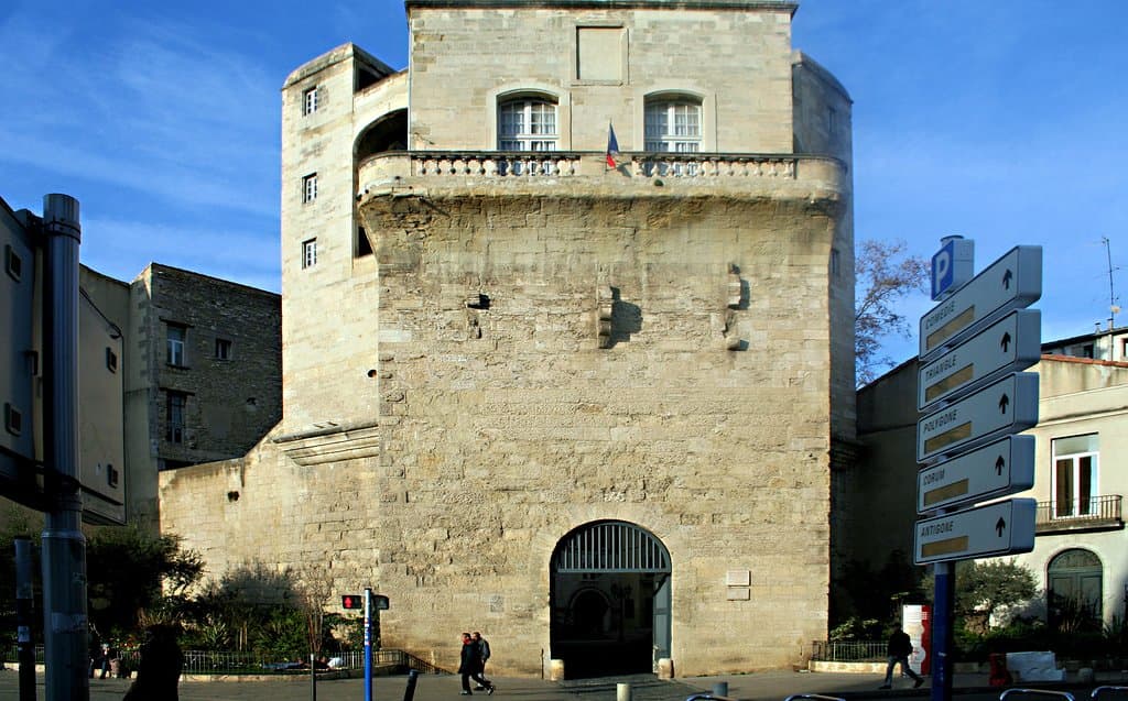 L'entrée de la tour de la Babote