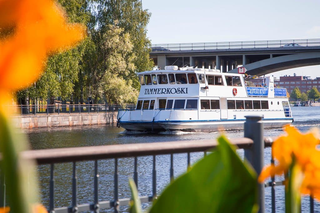 Hopealinjat Lake Cruises