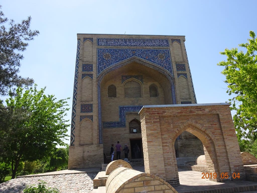 カファリ・シャーシ廟