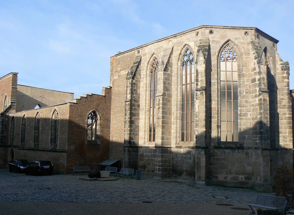 Ruines de l'église (vues du Sud-Est)