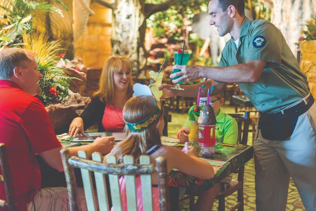 The Rainforest Cafe - Niagara Falls, New York's WILD place to shop and eat!