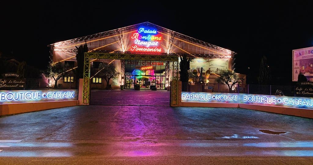 Palais des Bonbons du Nougat et des Souvenirs - Vue de nuit