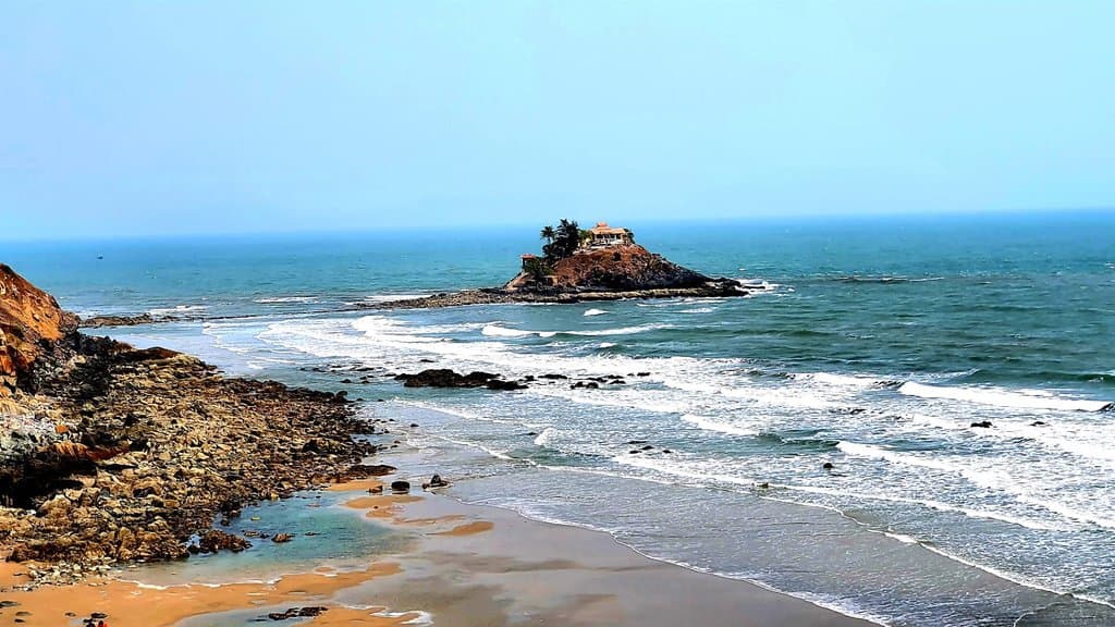 Hon Ba island