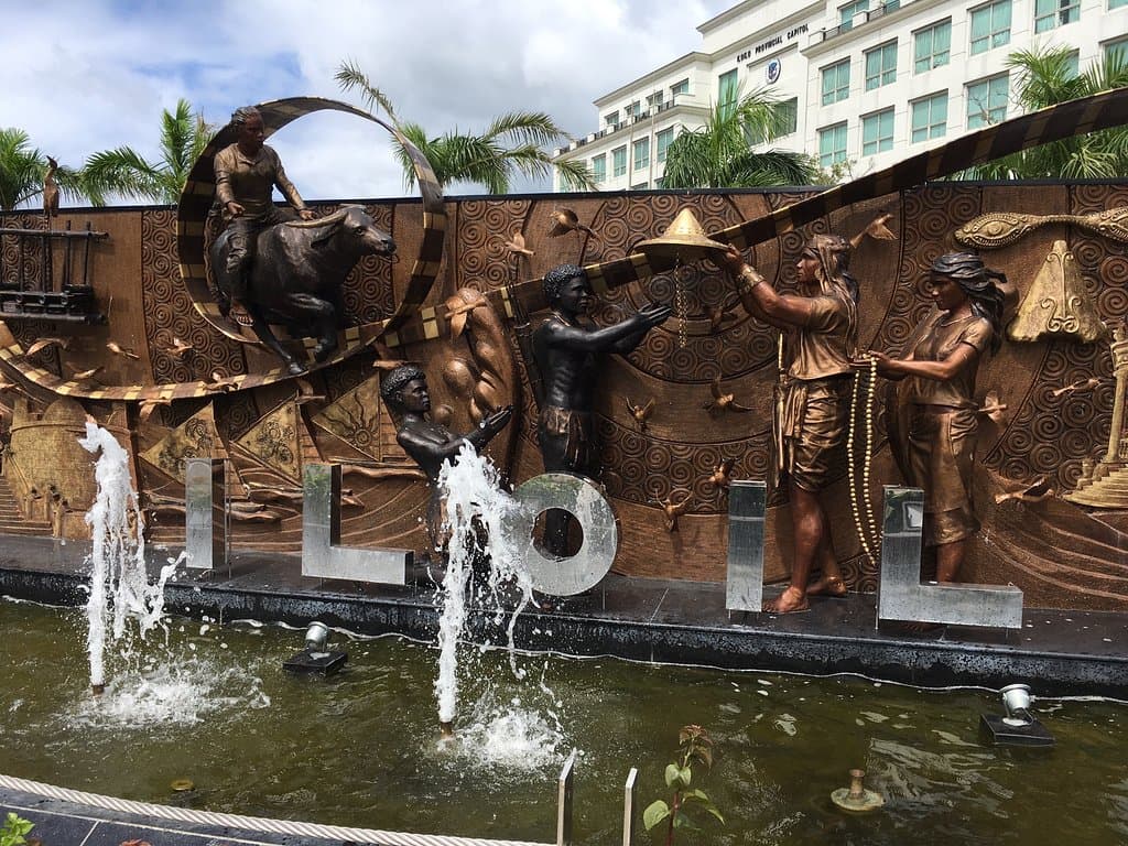 Pictures at the Iloilo Provincial Capitol
