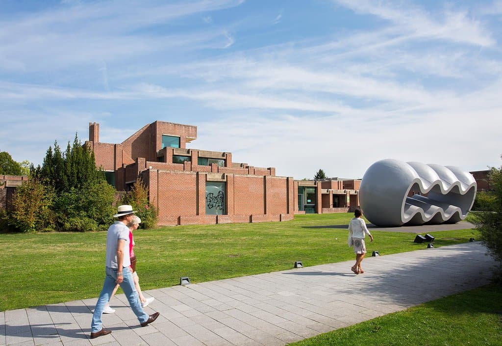  Vue extérieure du LaM, Villeneuve d’Ascq. © N. Dewitte/ LaM