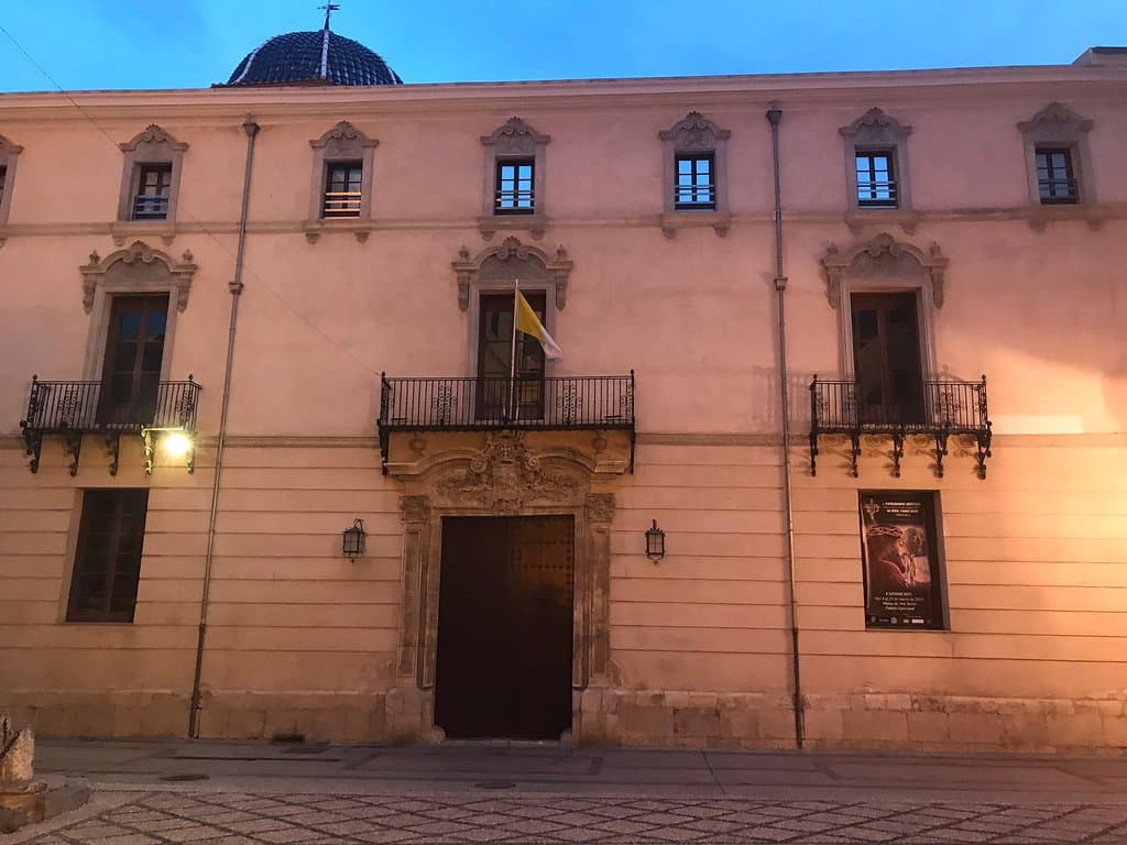 Fachada del palacio