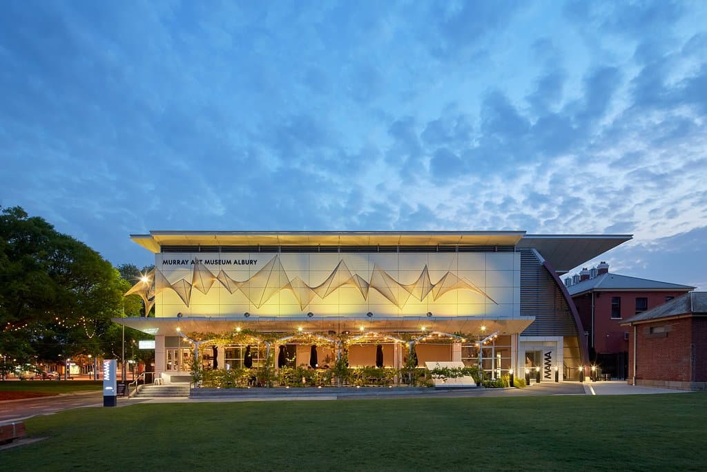 One of Albury's most iconic pieces of architecture, photographers love catching Murray Art Museum Albury by night. The changing colours highlight the stunning sculptural facade by artist Matthew Harding.
