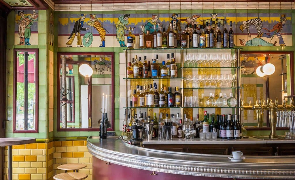 Venez découvrir notre cuisine authentique et sans artifice dans un lieu classé aux monuments historiques.