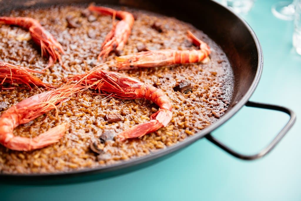 Paella con gambas