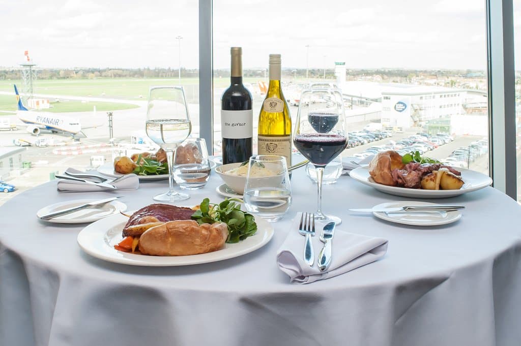 1935 Rooftop Restaurant & Bar at Holiday Inn Southend
