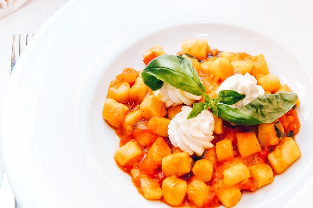 Gnocchetti al pomodoro fresco, ricotta e basilico