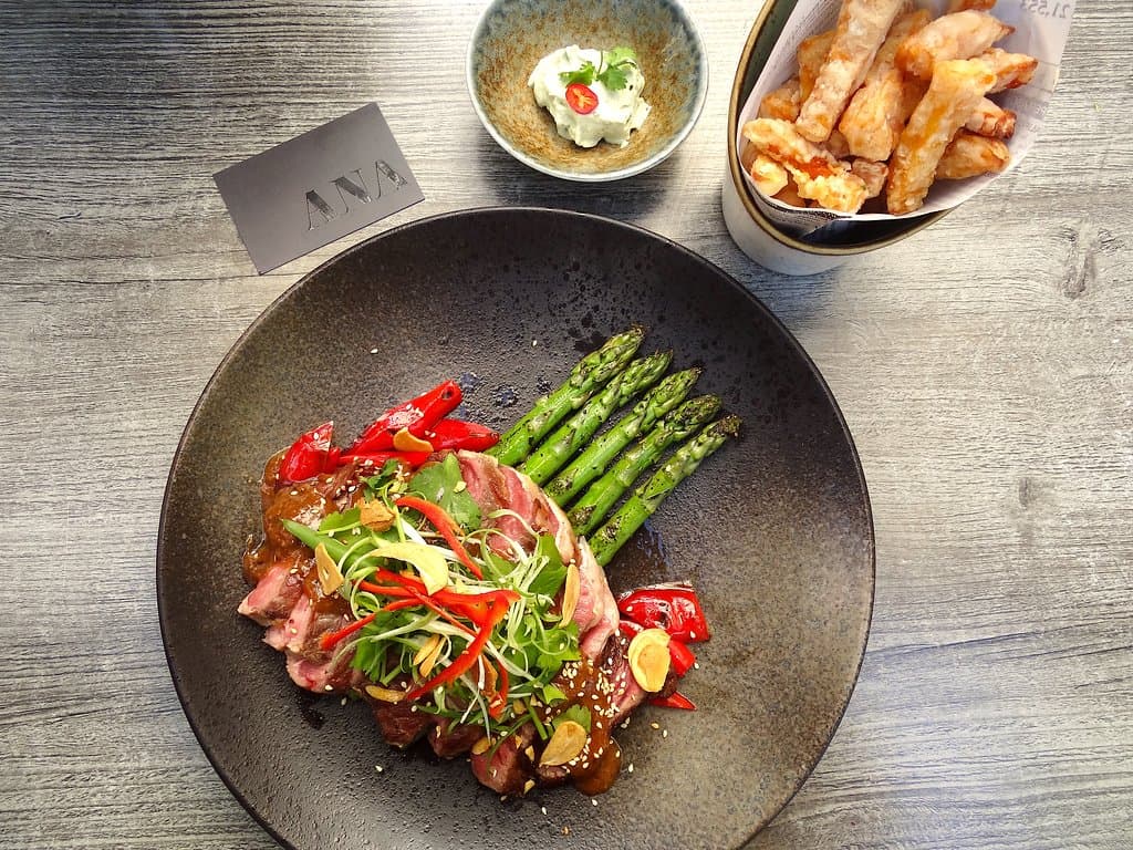 ANA Restaurant & Bar in Hamburg