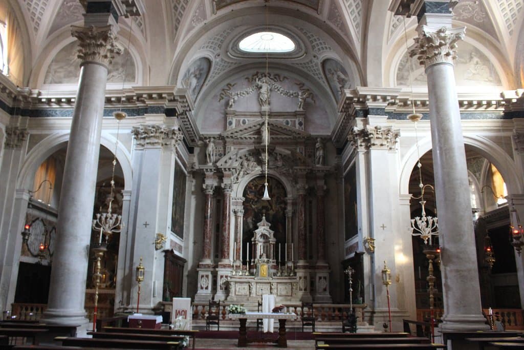 Interno
