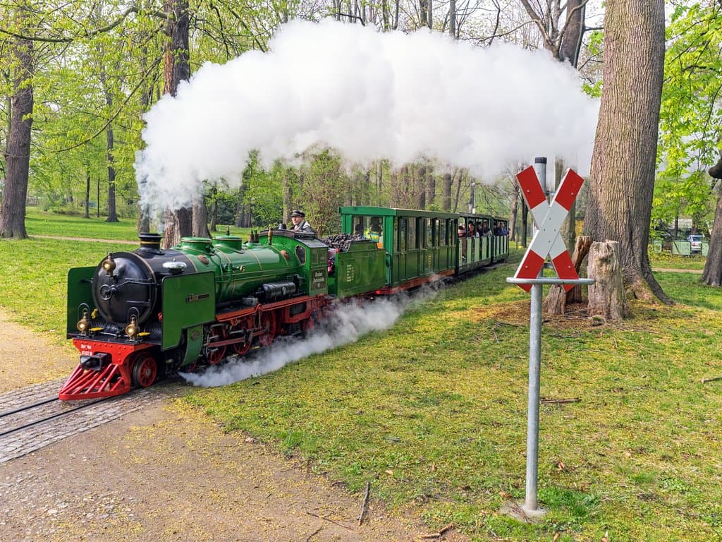 Dresdner Parkeisenbahn - Dampflokomotive Lisa (© Ben Walther)