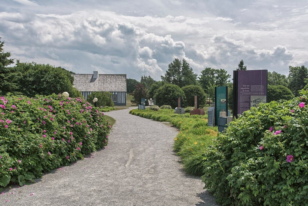 Expositions extérieures accessibles en tout temps