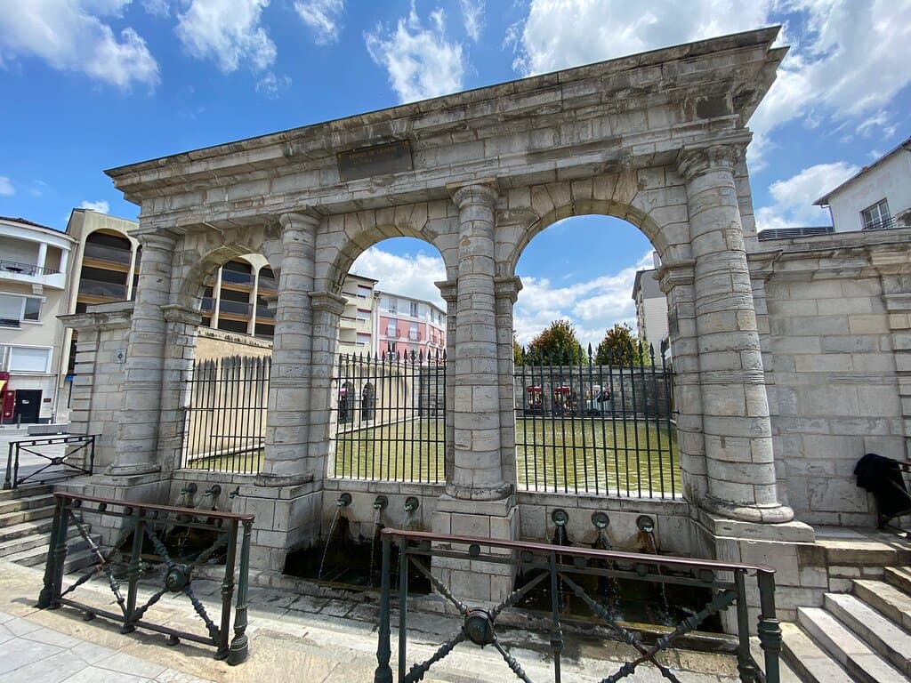 Fontaine Chaude Source de la Nèhe