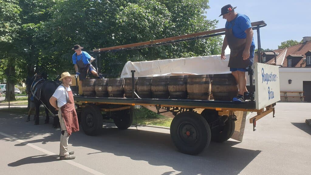 Bierlieferung mit Kutsche